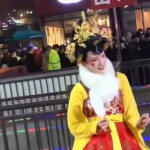不倒翁小姐姐表演几点,平衡之美，舞动奇迹