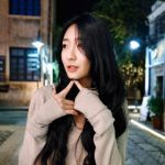 泸州夜拍小姐姐照片,镜头下的美丽小姐姐